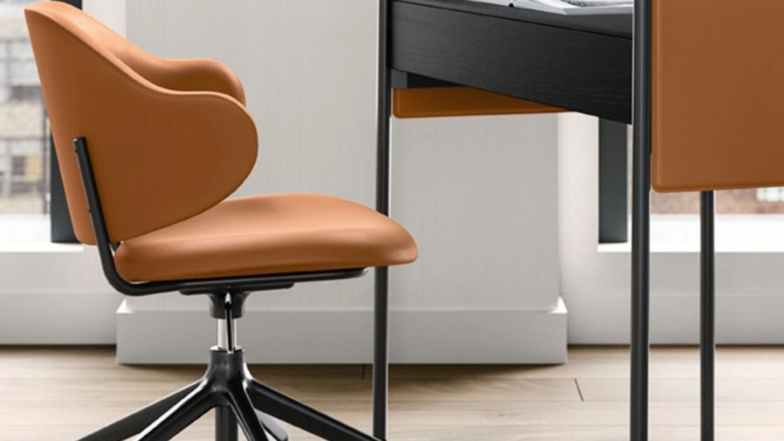 Scrittoio in legno e cuoio Biblio di Calligaris