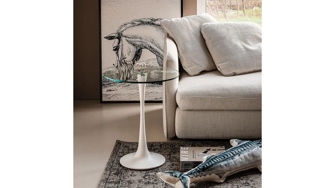Tavolino con base in poliuretano e piano in vetro Hugo di Cattelan Italia