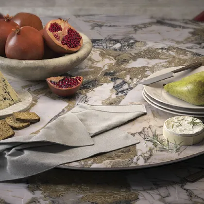 Vassoio contenitore centrotavola girevole in cristallo extrachiaro acidato verniciato di Cattelan Italia