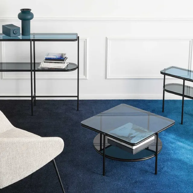 Tavolino con doppio piano in vetro e struttura in tubo di metallo Puro di Calligaris