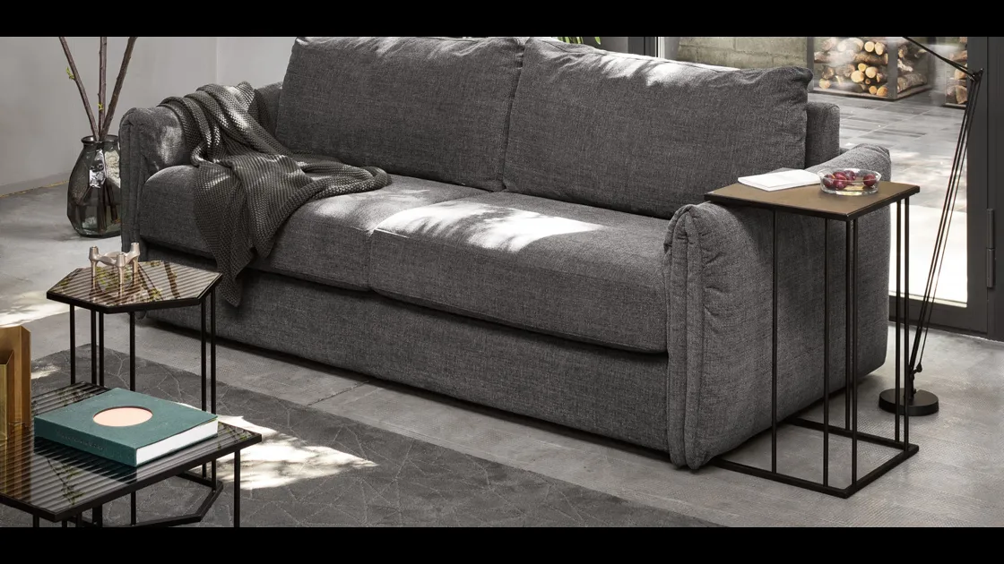 Tavolino Renee da divano con top in ceramica e base in metallo di Calligaris