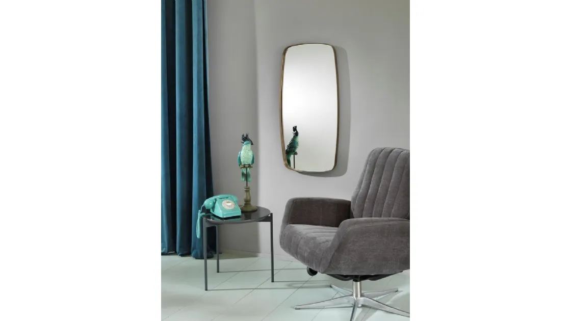 Specchio Plinio con cornice in metallo color bronzo di Stones