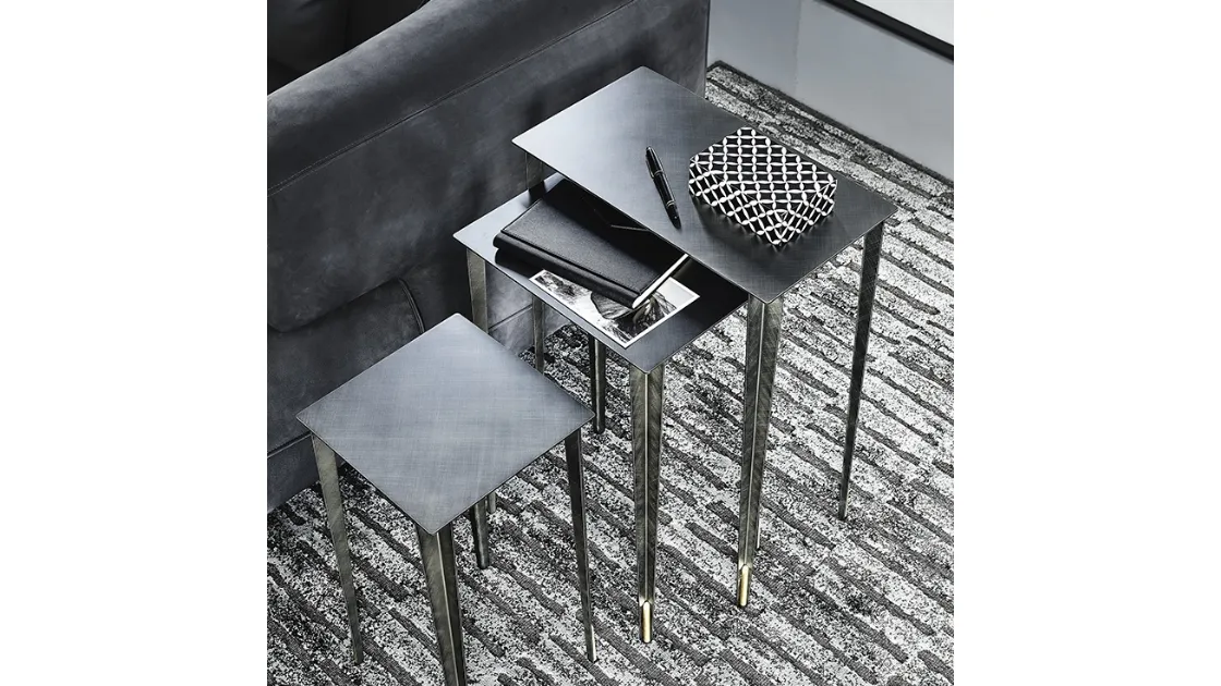 Tavolino Brushed Grey con parti in ottone Spillo di Cattelan Italia