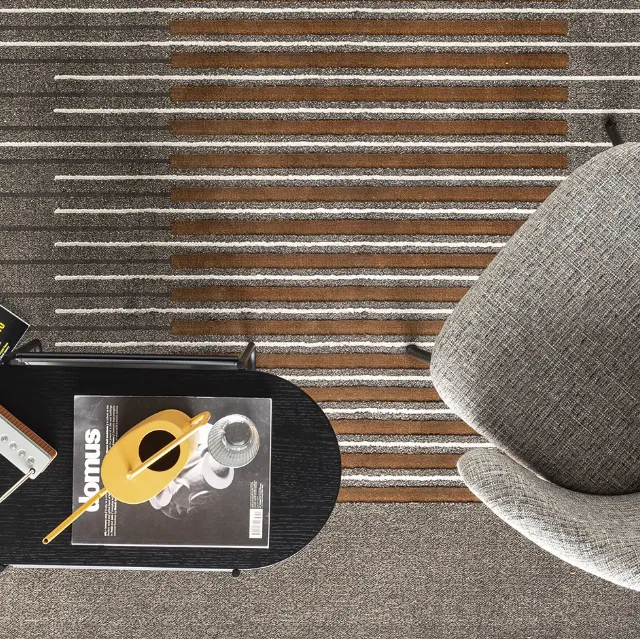 Tappeto che si ispira alle grafiche razionaliste del 900 in chiave contemporanea Uptown di Calligaris