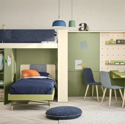 Cameretta con letti a castello armadi e scrivania a boiserie Kids space 11 di Nidi