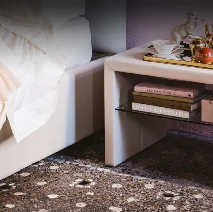 Comodino in legno rivestito in ecopelle Dorian di Cattelan Italia