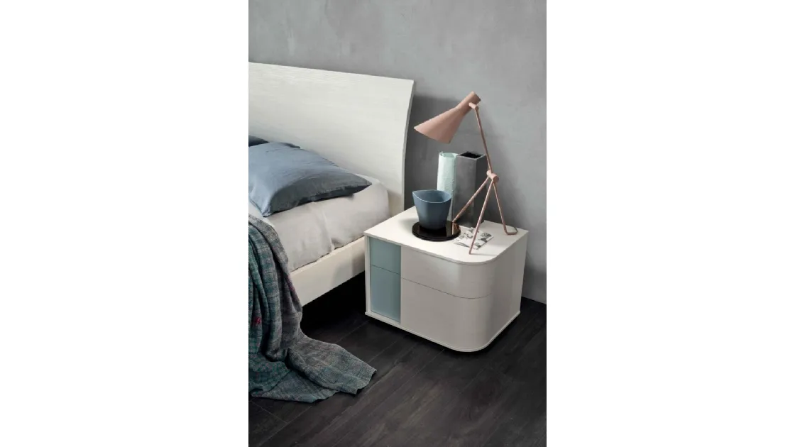 Comodino Bold in Olmo Artico laccato Nuvola di Maronese Acf