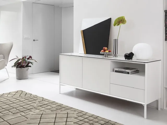 Comò York in laccato Bianco opaco con top in ceramica di Calligaris