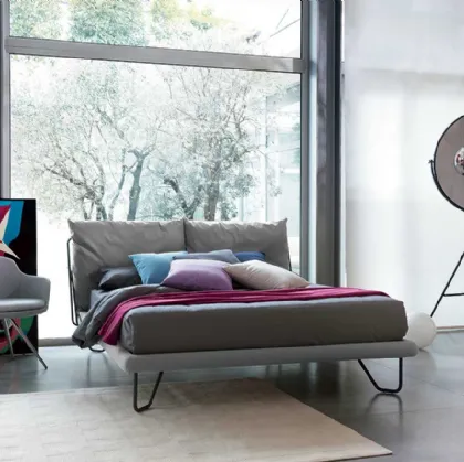 Letto in tessuto con testiera imbottita Miller di Bontempi Letti Design