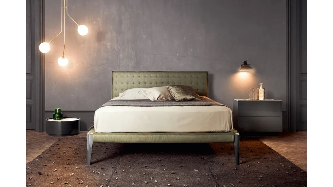Letto in tessuto con testiera trapuntata Spillo di Pianca