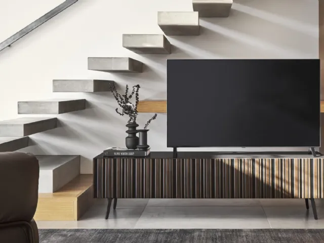 Madia Stripes a fasce verticali irregolari di Calligaris