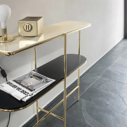 Mobile ingresso in ottone lucido con piano superiore in ceramica e piano inferiore in legno Puro Calligaris