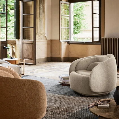 Poltroncina Peonia in tessuto imbottito di Pianca