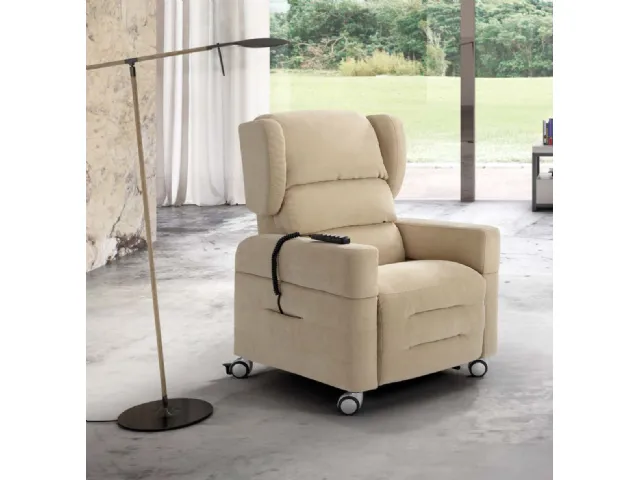 Poltrona con poggiapiedi Long chair Collezione esclusiva in Offerta Outlet