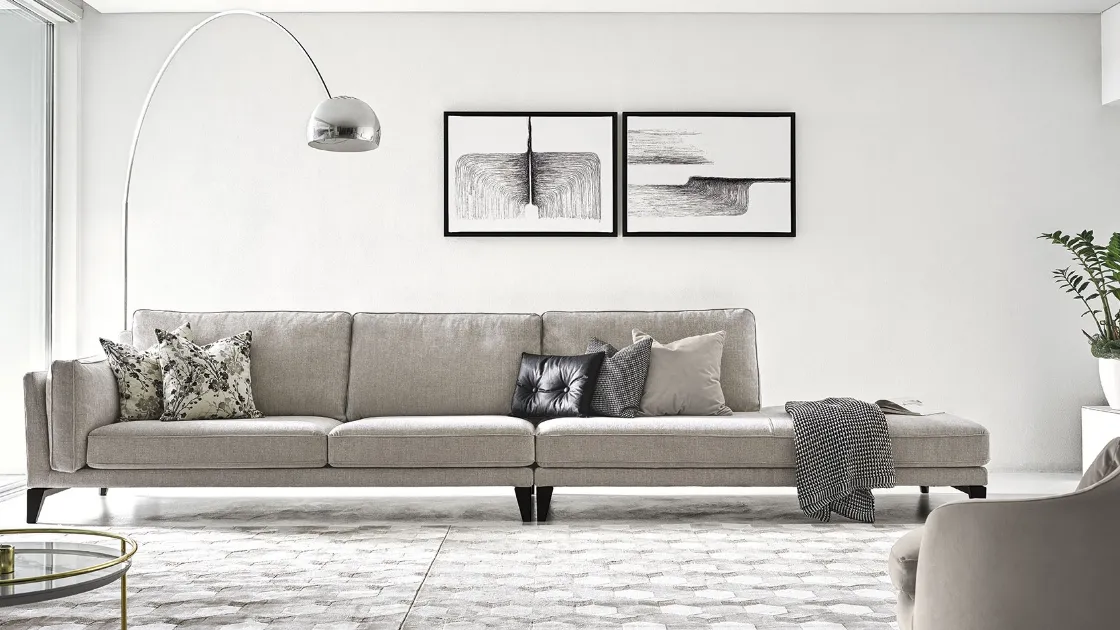 Divano accogliente rivestito in tessuto Queen di Calligaris