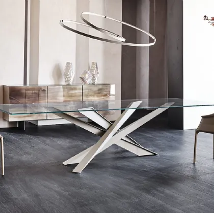 Tavolo dalle linee scultoree con piano in vetro Lancer di Cattelan Italia