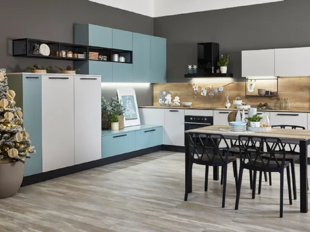 Cucina Moderna angolare Zoe in laccato opaco Verde Fiordo e Bianco di Creo