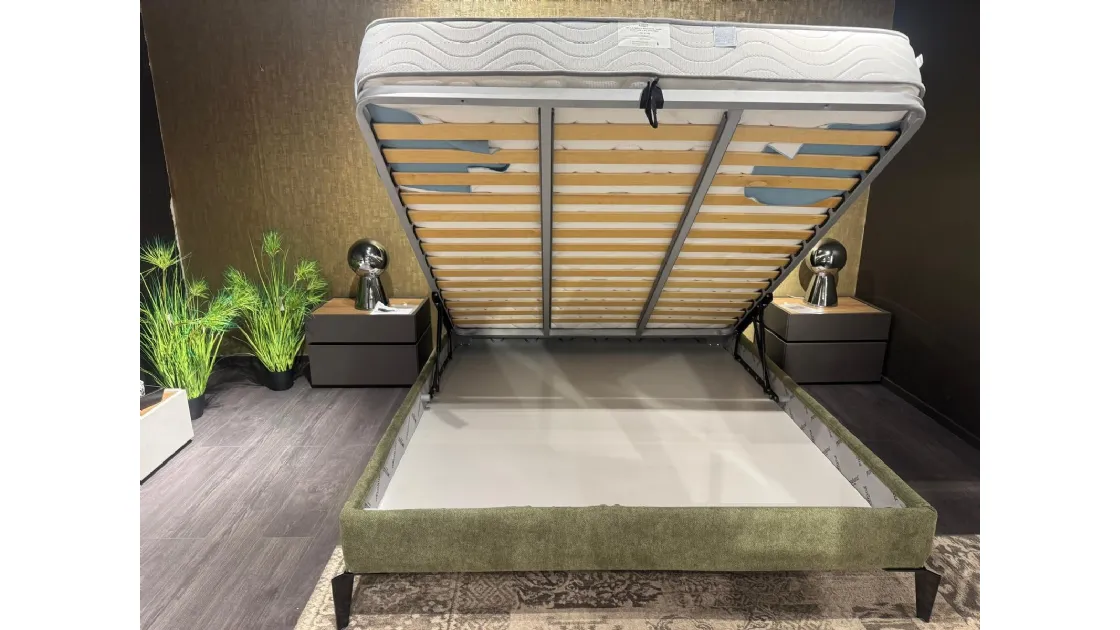Eleganza essenziale, comfort su misura: scopri il letto Harlem.