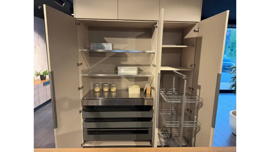 Scopri una nuova idea di cucina dove design e funzionalità si incontrano: la Immagina Neck Matheria di Lube