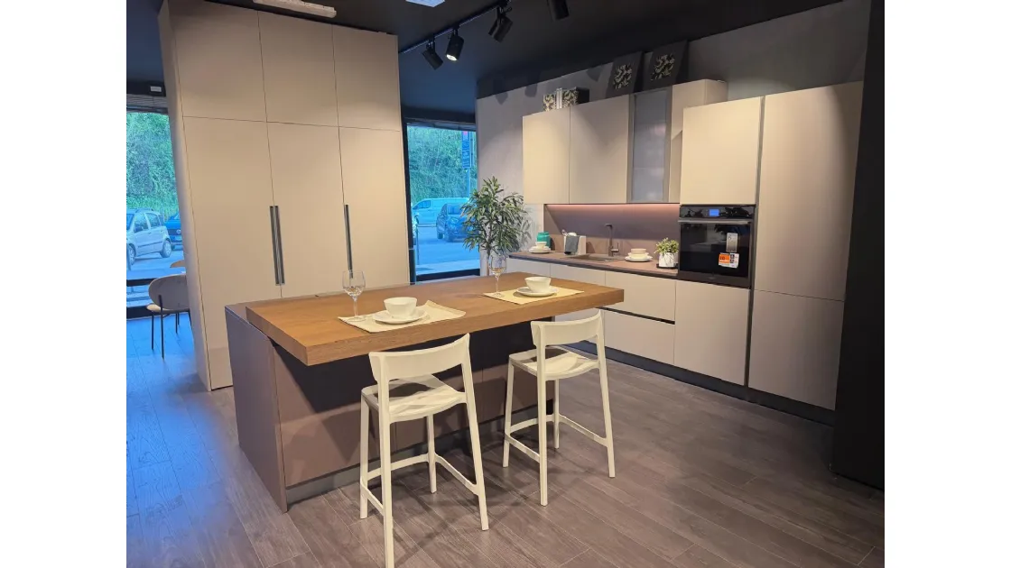 Scopri una nuova idea di cucina dove design e funzionalità si incontrano: la Immagina Neck Matheria di Lube