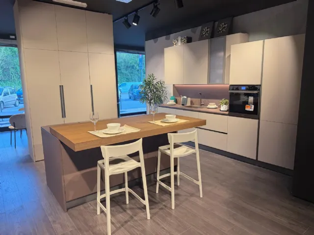 Scopri una nuova idea di cucina dove design e funzionalità si incontrano: la Immagina Neck Matheria di Lube