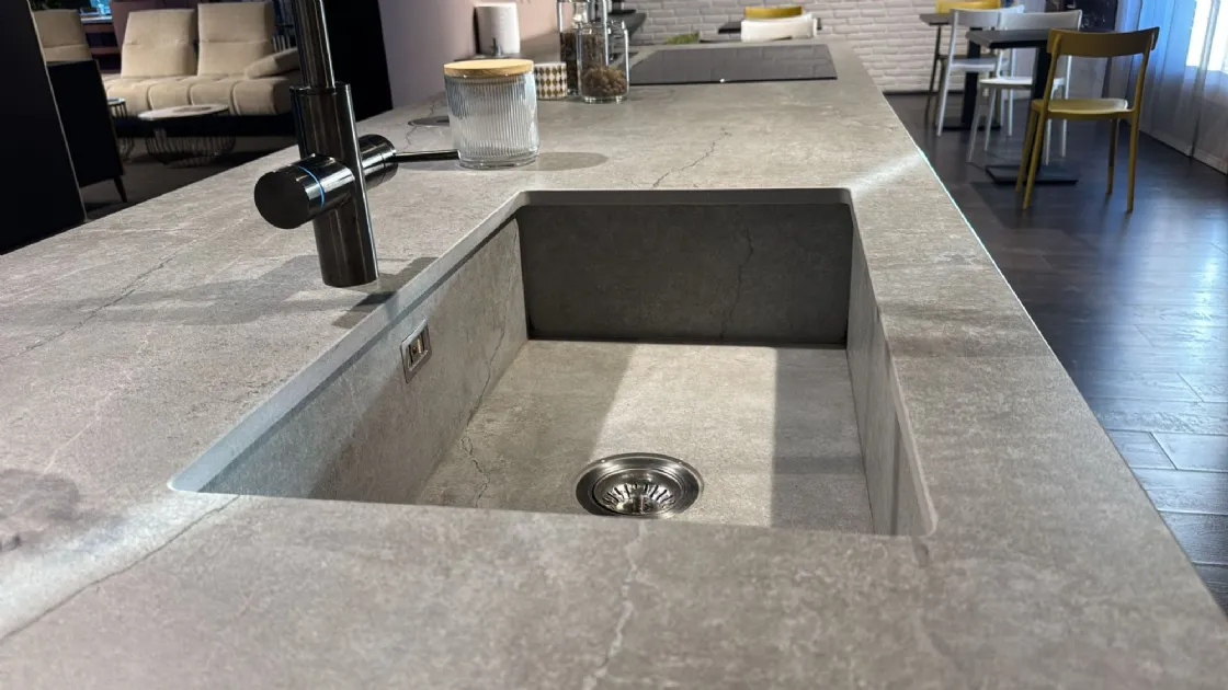 PREZZO OUTLET PER UNA CUCINA UNICA