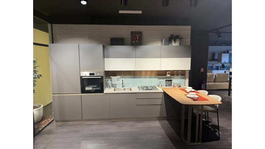 LA CUCINA MODERNA CHE ASPETTAVI AD UN PREZZO OUTLET 