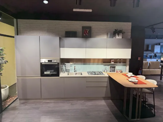 LA CUCINA MODERNA CHE ASPETTAVI AD UN PREZZO OUTLET 
