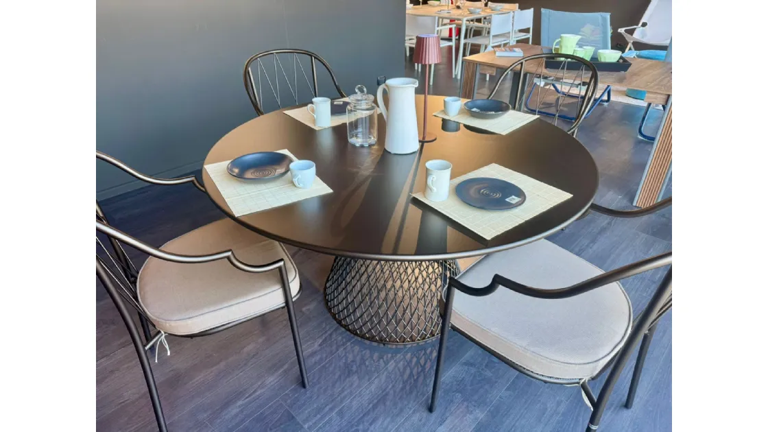 Tavolo Heaven – Design leggero, eleganza senza tempo