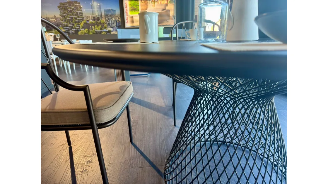 Tavolo Heaven – Design leggero, eleganza senza tempo