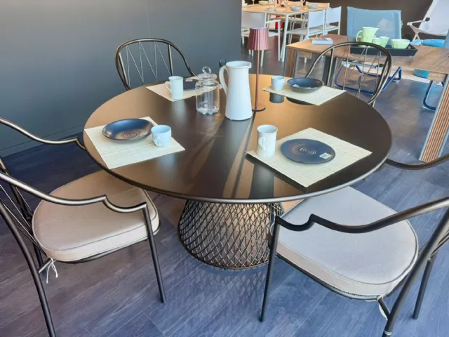 Tavolo Heaven – Design leggero, eleganza senza tempo