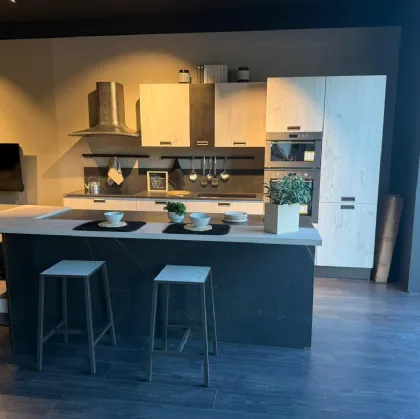 Cucina Kyra Outlet con Elettrodomestici Whirlpool e Top Dekton Kelya - Offerta Imperdibile!