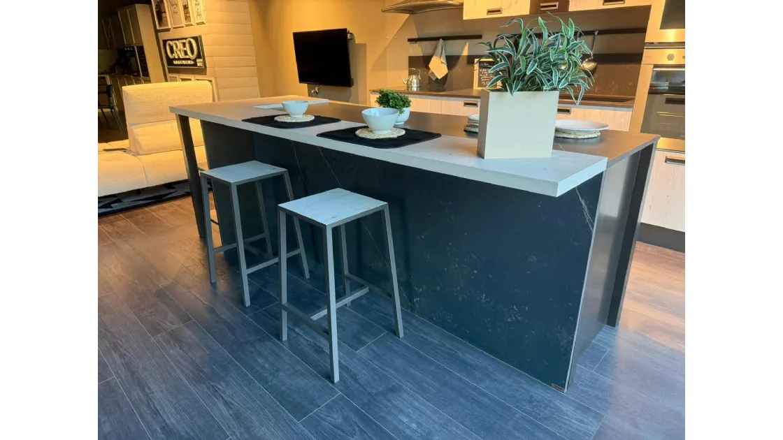 Cucina Kyra Outlet con Elettrodomestici Whirlpool e Top Dekton Kelya - Offerta Imperdibile!