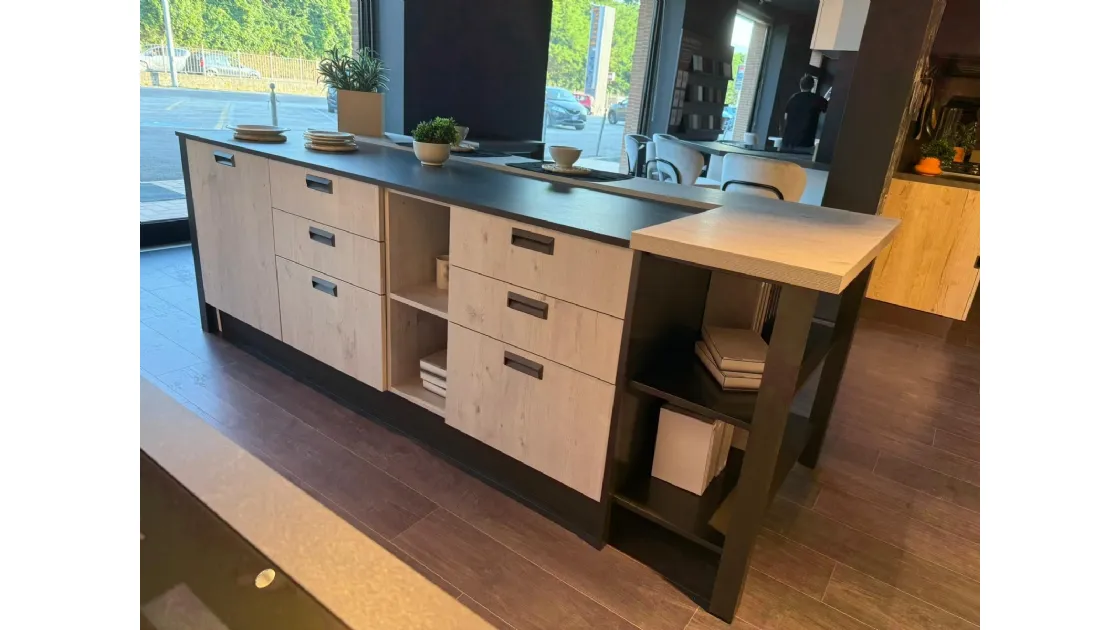 Cucina Kyra Outlet con Elettrodomestici Whirlpool e Top Dekton Kelya - Offerta Imperdibile!