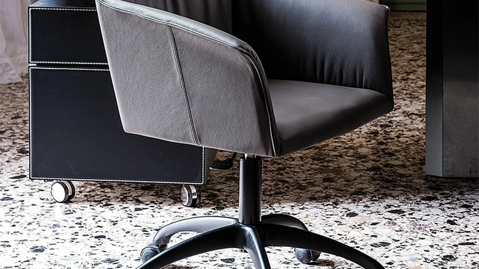 Idimex Sedia Girevole Lilla Hjh Office KID VIVO Acquista Su Galaxus - Foto 2